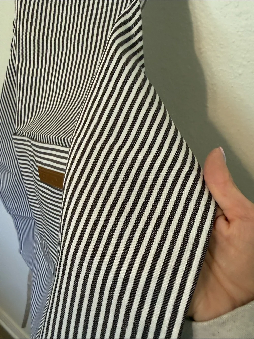 BELUVI Striped Bib Apron Neutral Cream Adjustable Pocket